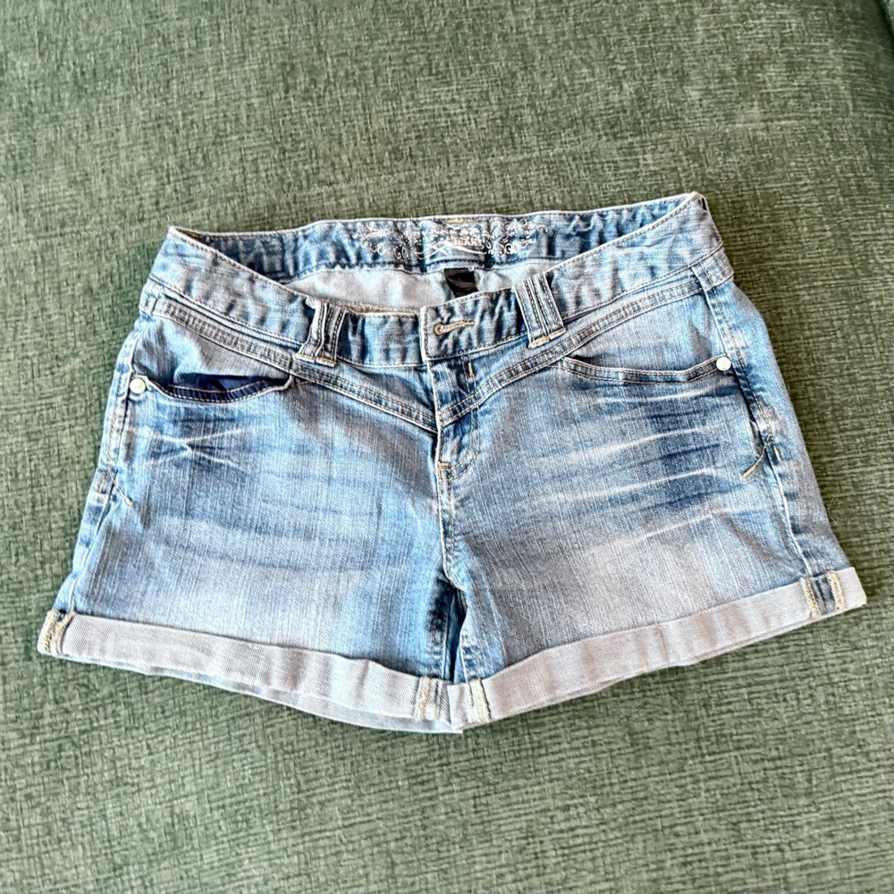 Express Jeans Cuffed Denim Shorts – Size 8